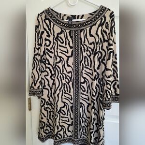Elegant Black and Cream Patterned Women's Mini Dress